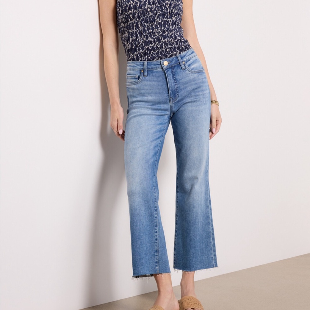 NWOT KFTK Fab Ab Ankle Kelsey Flare Jean